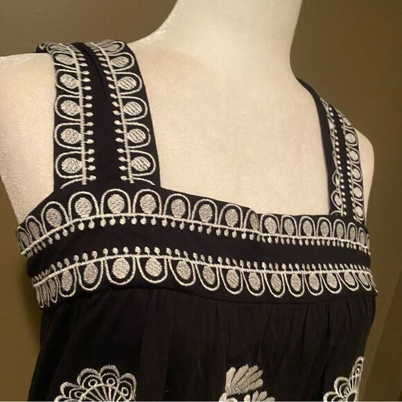 Vertigo Embroidered Top Size Small - Picture 3 of 9